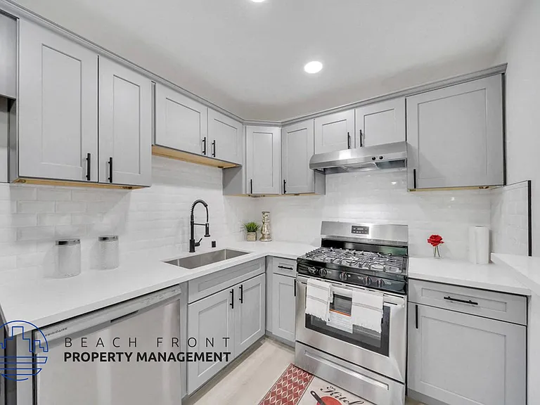 5311 Hermitage Ave. — Photo 18