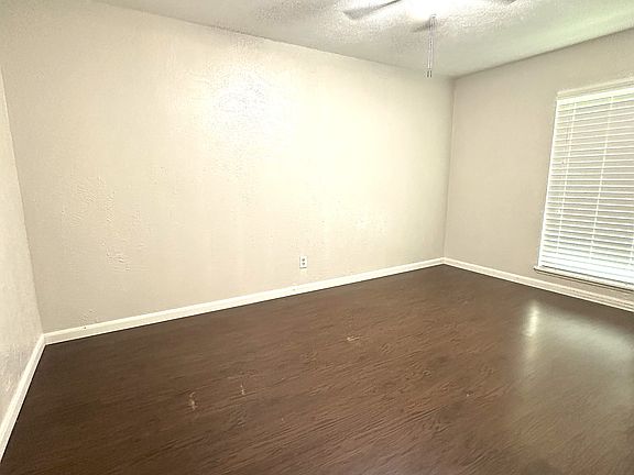 5th image of 491 Clear Creek Ln