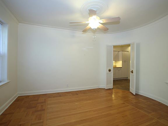 4th image of 745 Westwood Dr #2W
