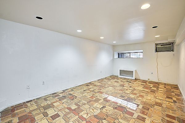 1st image of 240 E 90th St APT B