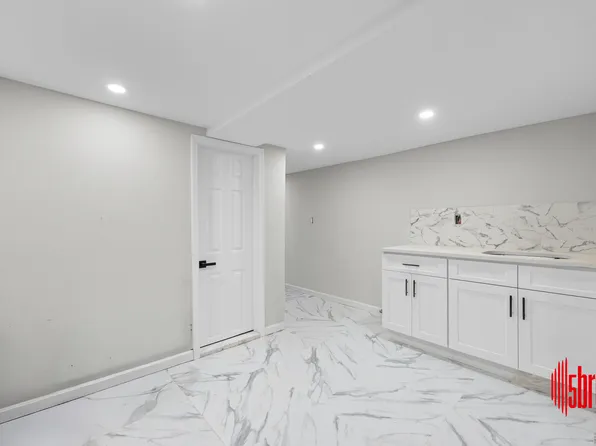 1703 East 46th Street image 16 of 21