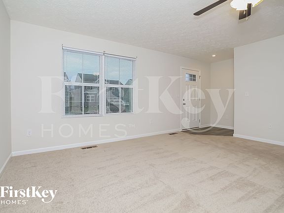 3rd image of 1952 Lake Crest Dr