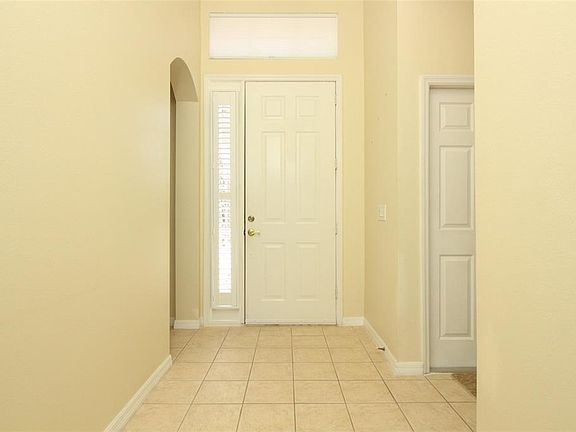 3rd image of 3372 Gerber Daisy Ln