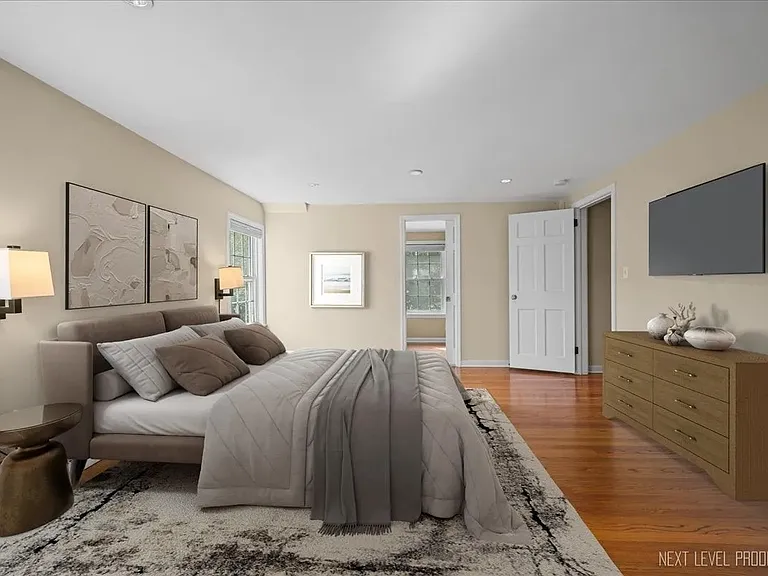 710 Peck Rd — Photo 13