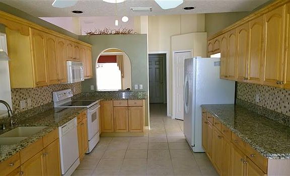 5th image of 19 Burnell Dr