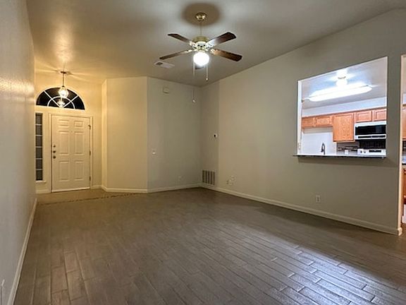 4th image of 813 Deercreek Ln