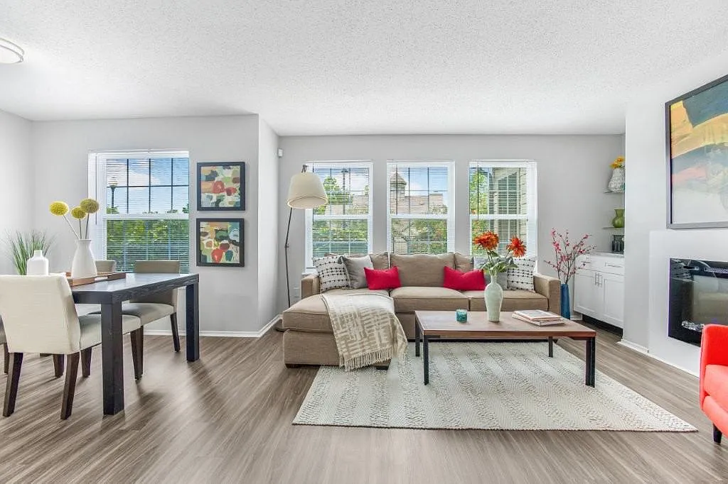 Park Laureate Apartment Homes — Photo 4