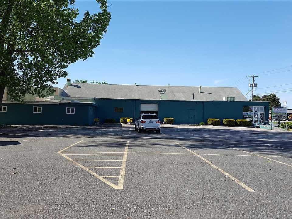 1st image of 114 Railroad Ave