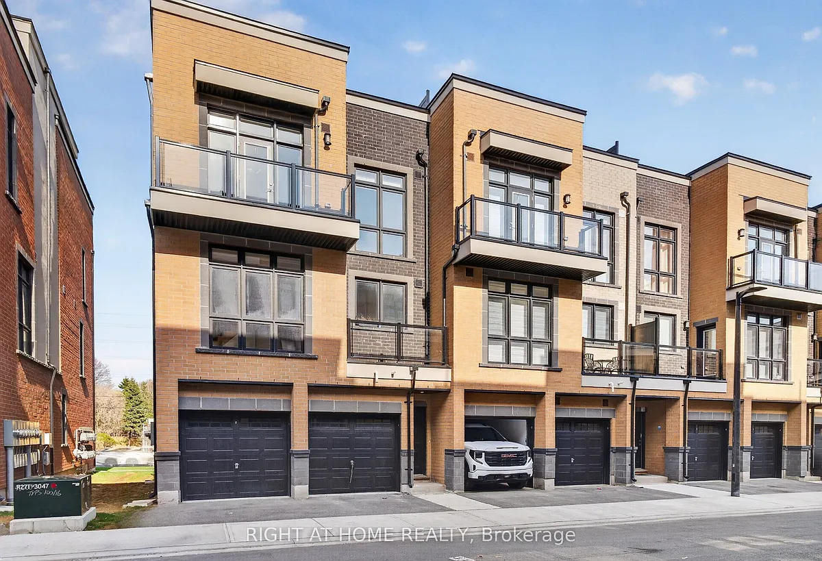 Building Photo - 12860 Yonge St #1