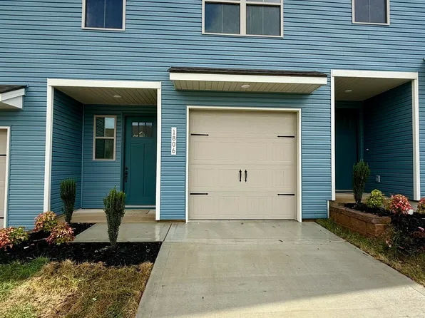 1806 Bennett Village Dr, Maryville, TN 37804