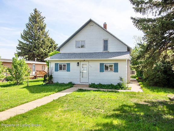 3rd image of 307 Dakota Ave