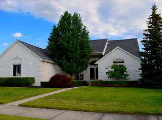 16060 Tulip Dr, Macomb, MI 48042