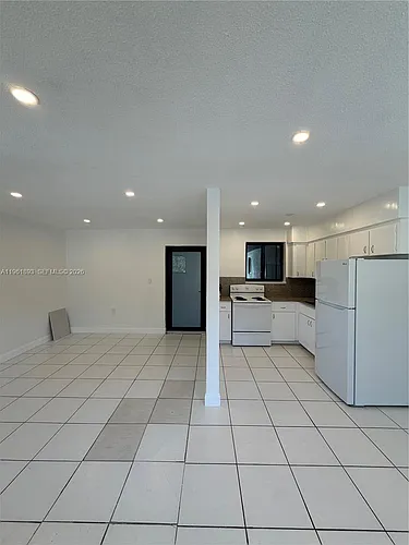 17150 NE 23rd Ave #10 Photo 1