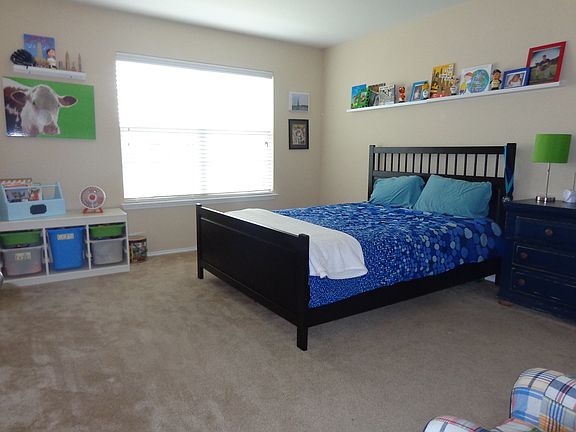 Spacious 2nd Bedroom