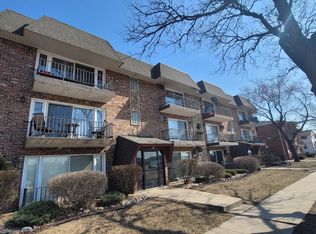 9633 S Ridgeland Ave, Oak Lawn, IL 60453