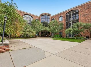 6302 Mineral Point Rd Unit 213, Madison, WI 53705