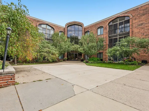6302 Mineral Point Rd Unit 213, Madison, WI 53705