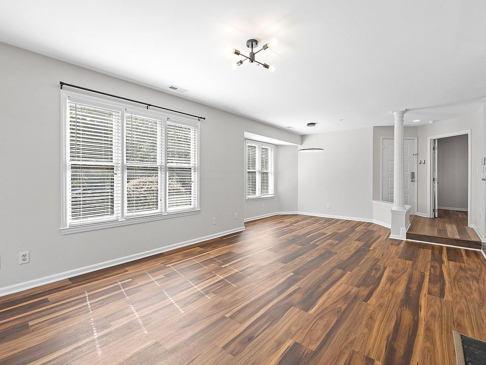 1st image of 1021 Brighthurst Dr Unit 103