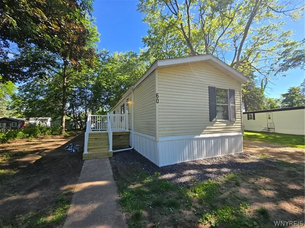 60 Lakewood Vlg, Medina, NY 14103