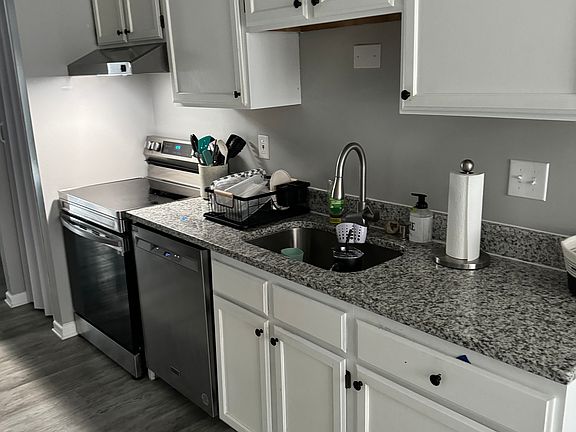 5th image of 1655 Langley Dr #13