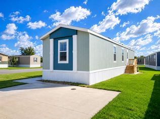 105 Middle Loop Rd, New Braunfels, TX 78130