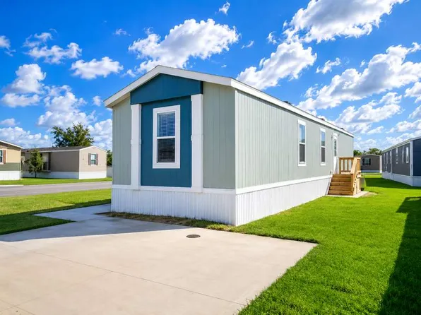 105 Middle Loop Rd, New Braunfels, TX 78130