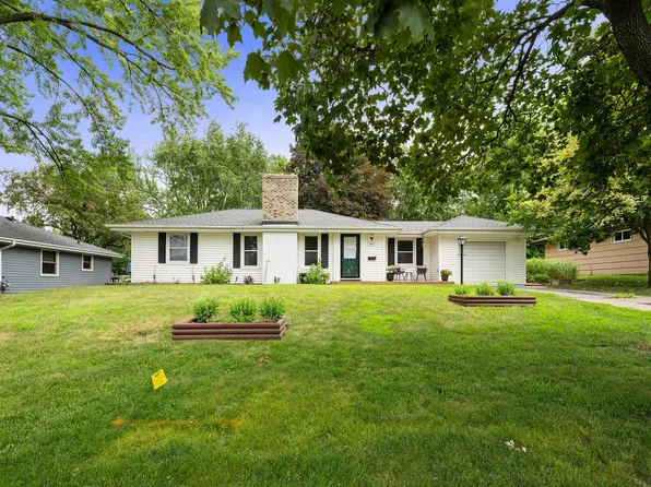 9517 Clinton Ave S, Bloomington, MN 55420
