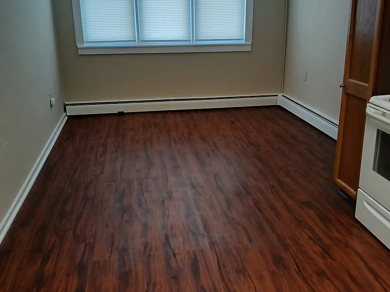 78 W Green St #1A — Photo 4