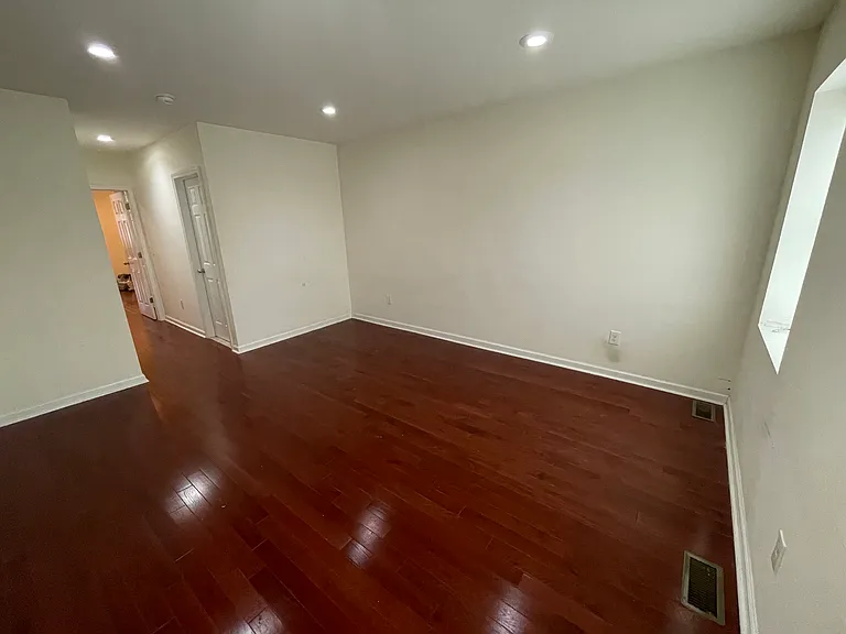 2408 E York St #2 — Photo 22