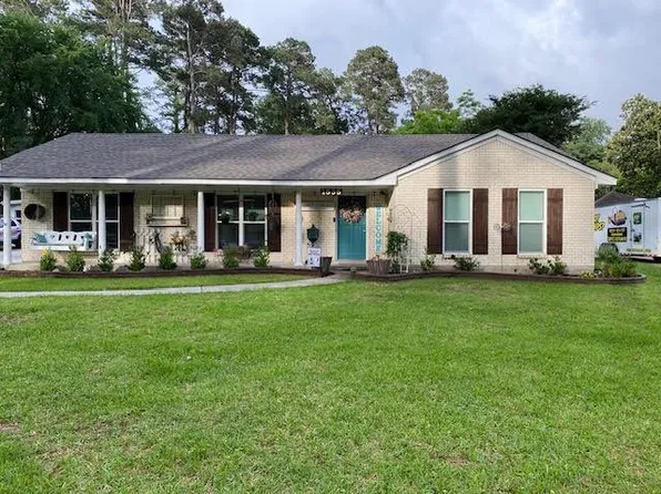 1535 Memorial Dr, Conroe, TX 77304