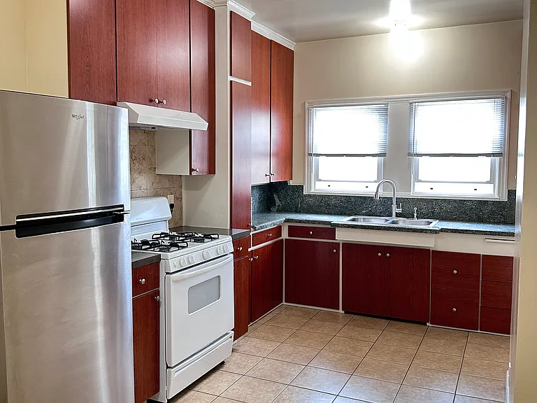 204 E Maple St #204.5 — Photo 7