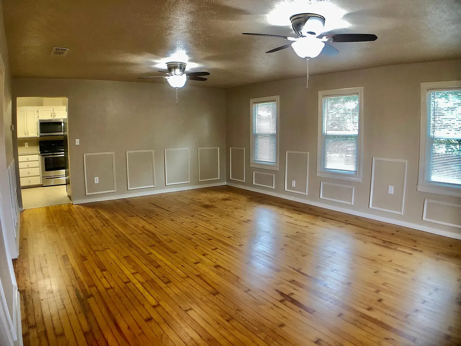 515 Palmetto Dr — Photo 1