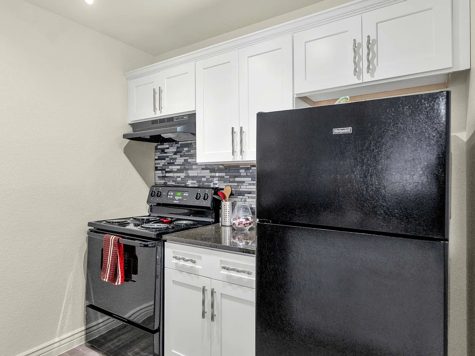 Urban Walk Apartments — Photo 3