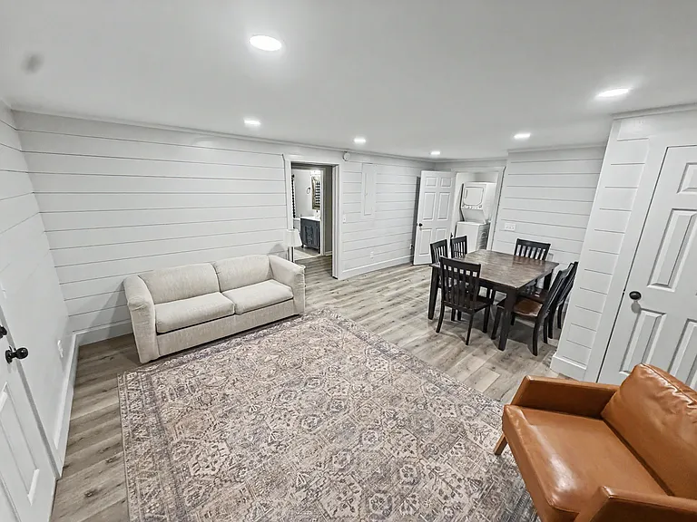 99 E Windsor Way #99 — Photo 2