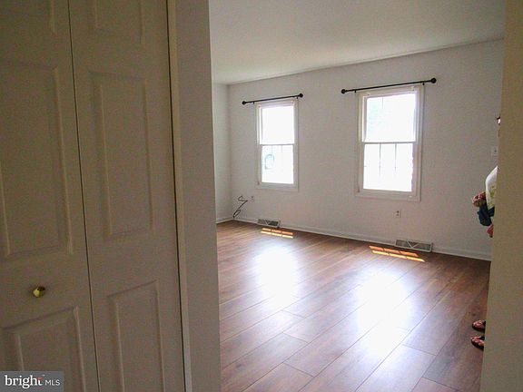 5th image of 2685 Woodmont Dr