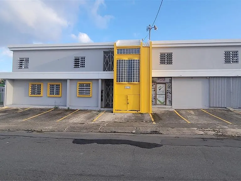 2A3 Apt Ave #4 — Photo 1