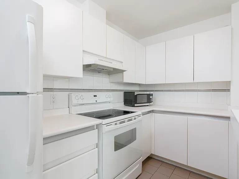 989 Nelson St #903 — Photo 22