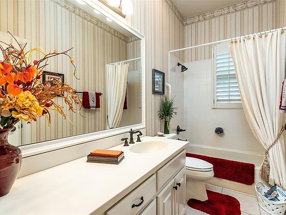 2nd image of 5917 Saint Ives Ct