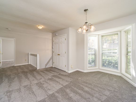 5th image of 702 Riverview Dr SE