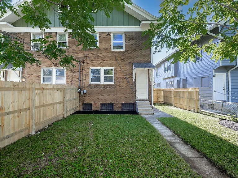 3554 N College Ave — Photo 18