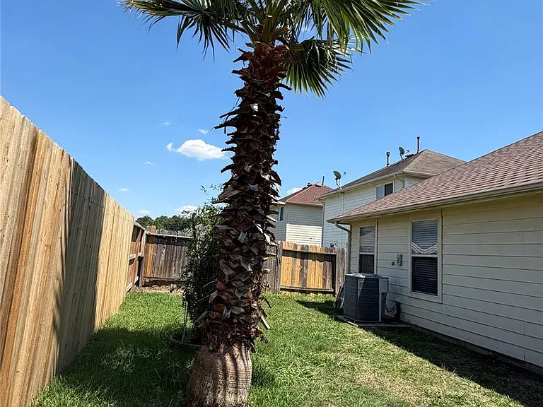8943 Farm Ridge Ln — Photo 14