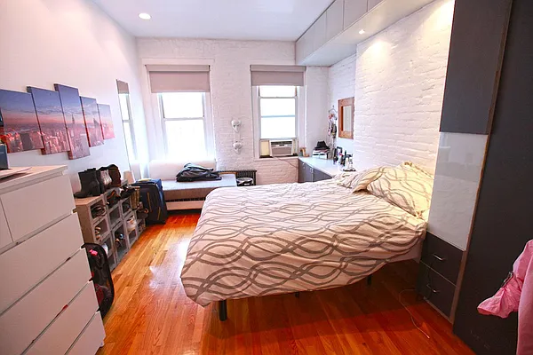 Rented by Keller Williams NYC | media 33