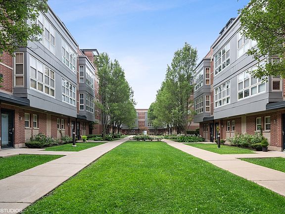 2nd image of 2321 S Wabash Ave #9