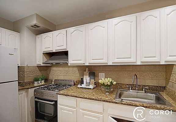 4th image of 181 Greenpoint Ave APT 1