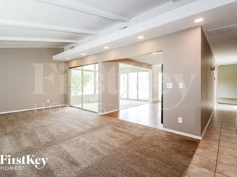 2405 Brook Dr — Photo 5