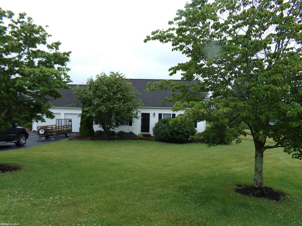 1st image of 3847 Bainbridge Dr