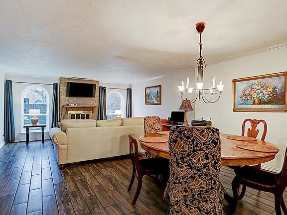 5th image of 10672 Bexley Dr