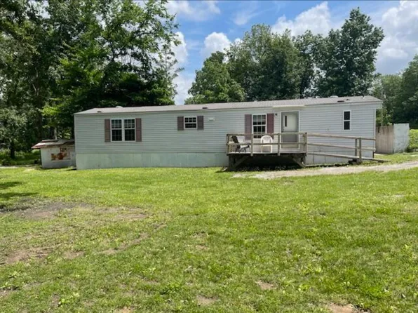 8849 N Reams Rd, Centralia, MO 65240