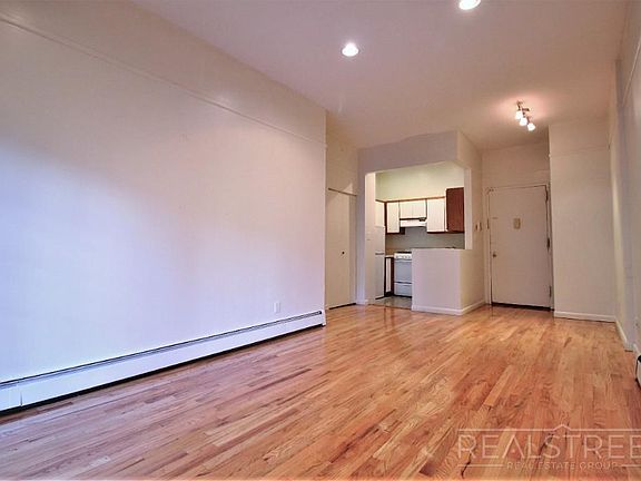 3rd image of 283 Sackett St APT 3R