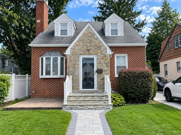 800 Wesley Street, North Baldwin, NY 11510